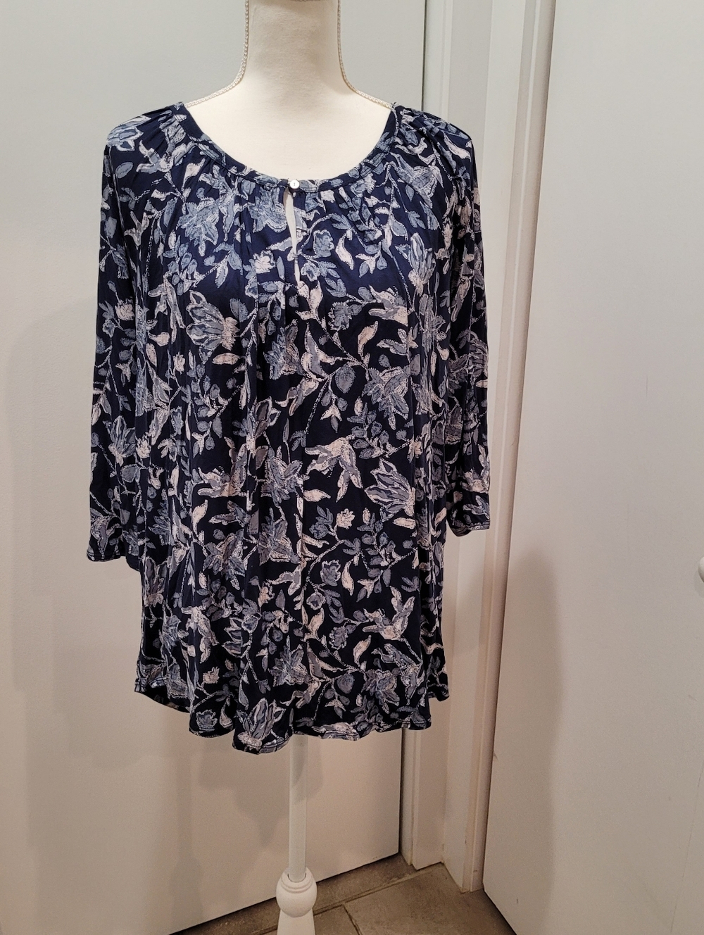 Lucky Brand 2X Ladies Blouse Navy Blue White Floral